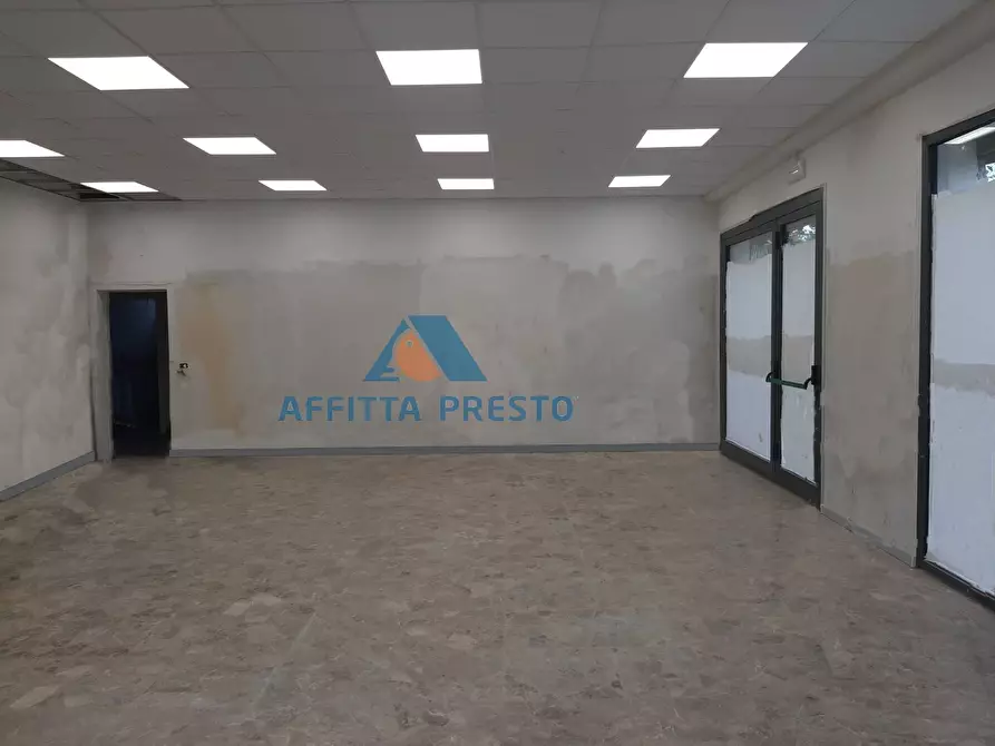 Immagine 1 di Attività commerciale in affitto  a San Miniato