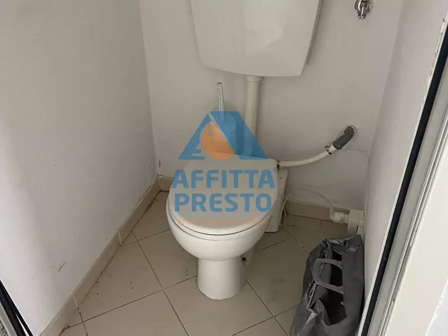 Immagine 9 di Attività commerciale in affitto  a Empoli