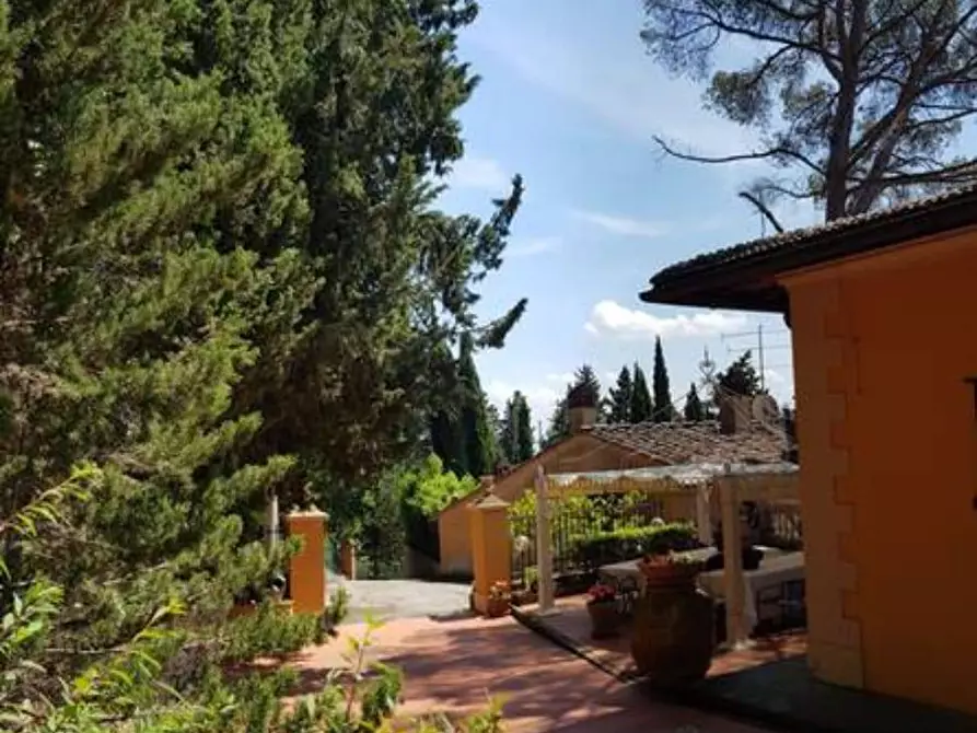 Immagine 13 di Villetta a schiera in affitto  a Firenze