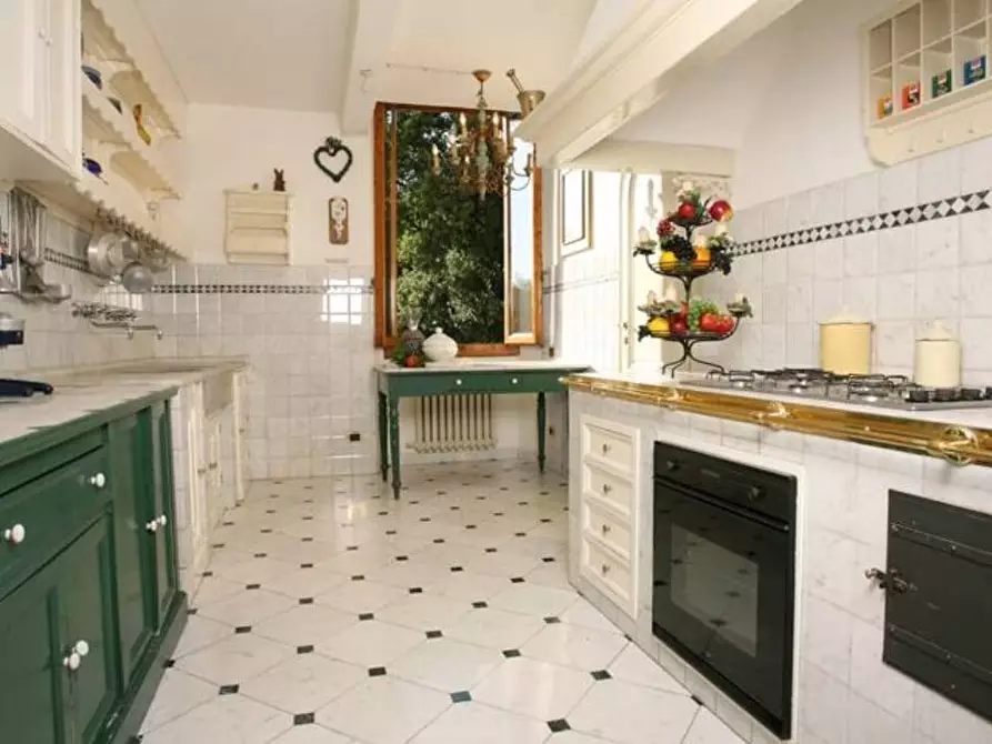 Immagine 21 di Villetta a schiera in affitto  a Firenze