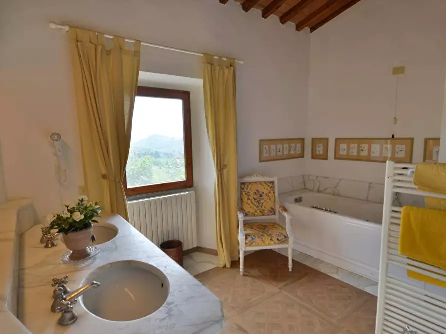 Immagine 11 di Casa indipendente in affitto  a Fiesole