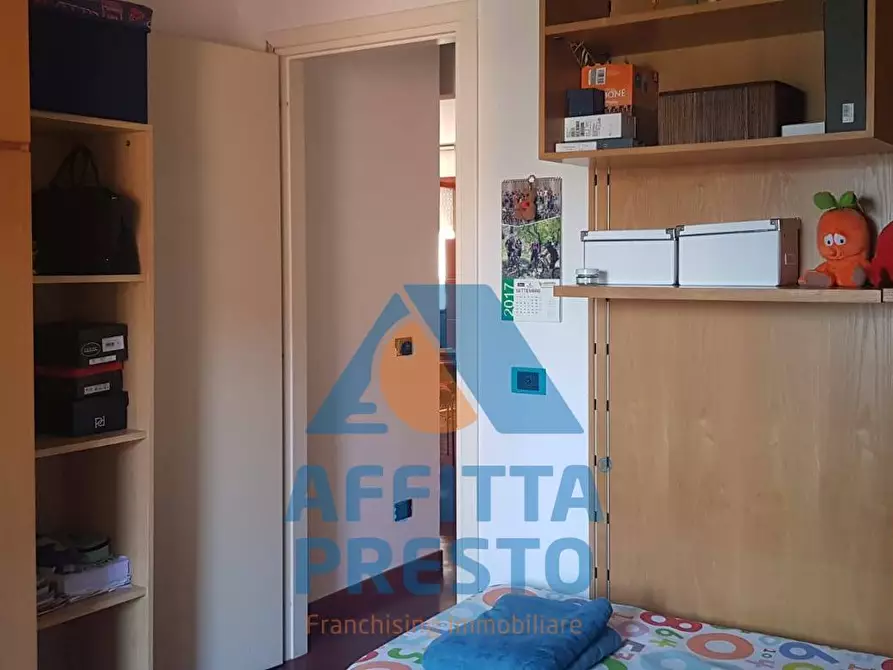 Immagine 16 di Camera in affitto  a Vinci