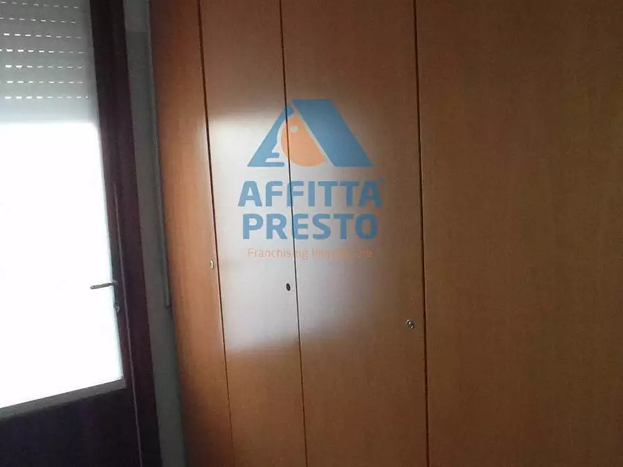 Immagine 11 di Ufficio in affitto  a Empoli