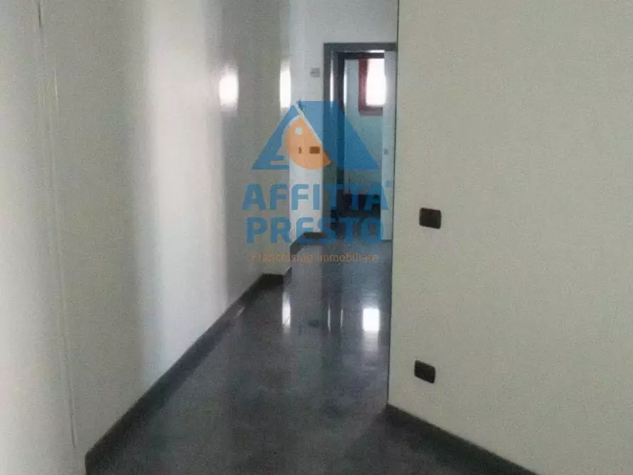 Immagine 16 di Ufficio in affitto  a Empoli