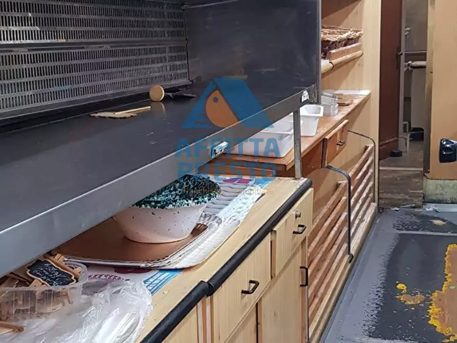 Immagine 7 di Attività commerciale in affitto  a Capraia E Limite