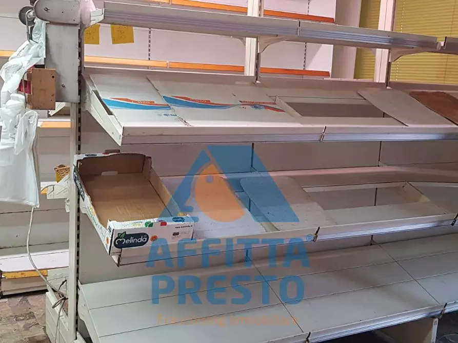 Immagine 8 di Attività commerciale in affitto  a Empoli