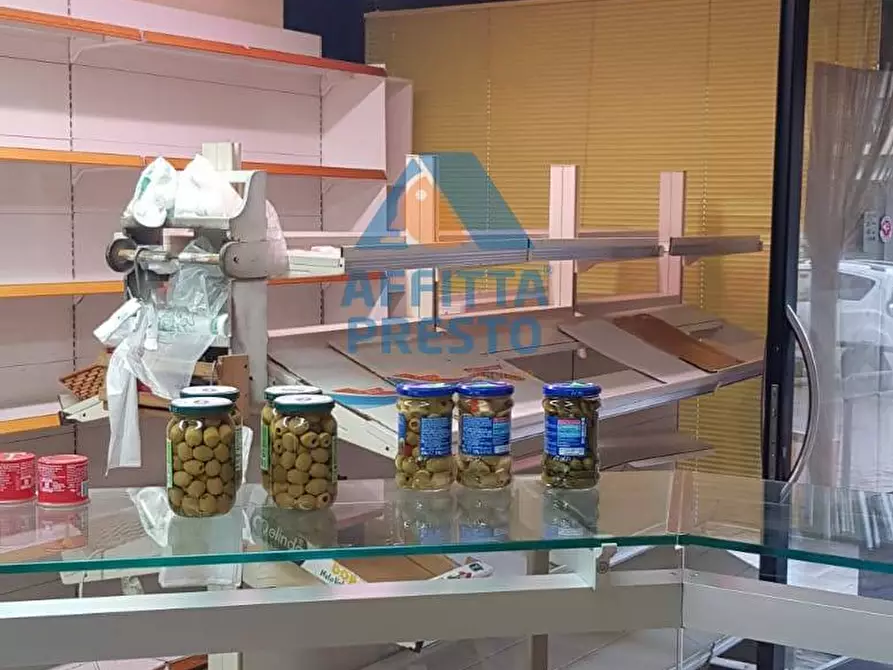 Immagine 3 di Attività commerciale in affitto  a Empoli