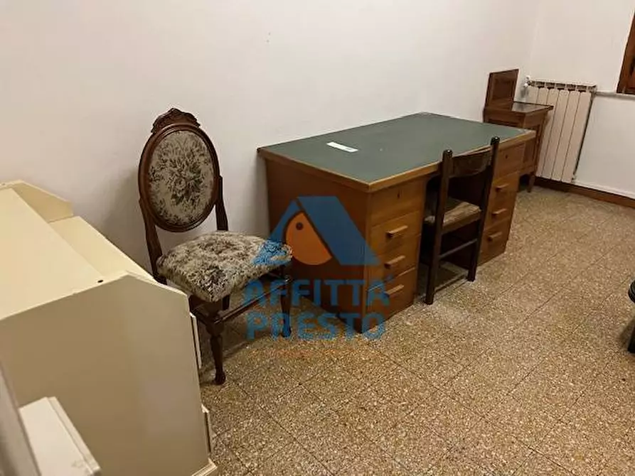 Immagine 6 di Camera in affitto  a Empoli