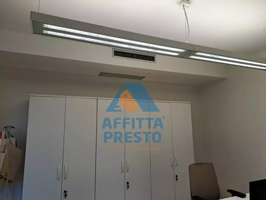 Immagine 14 di Ufficio in affitto  a Empoli