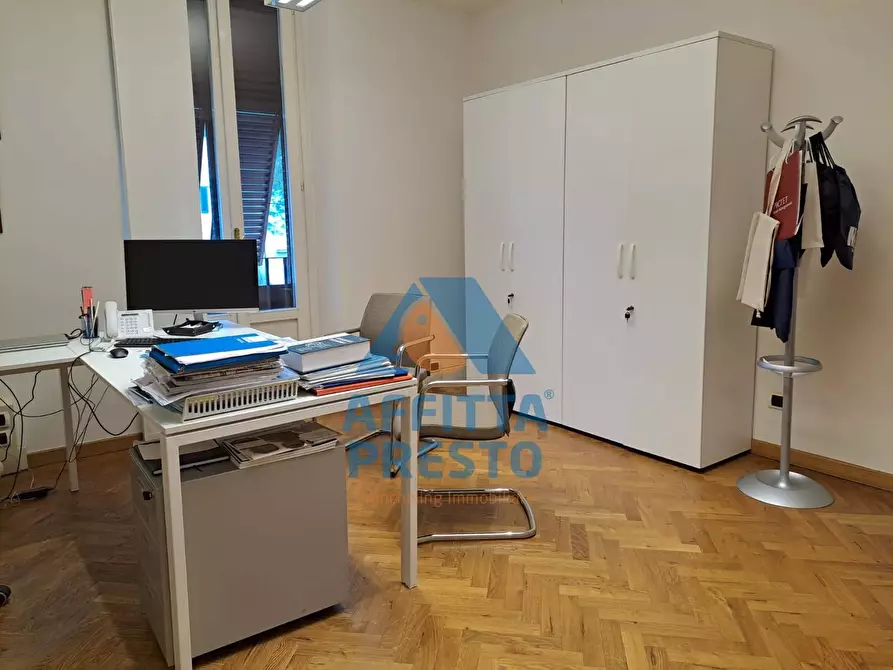 Immagine 15 di Ufficio in affitto  a Empoli