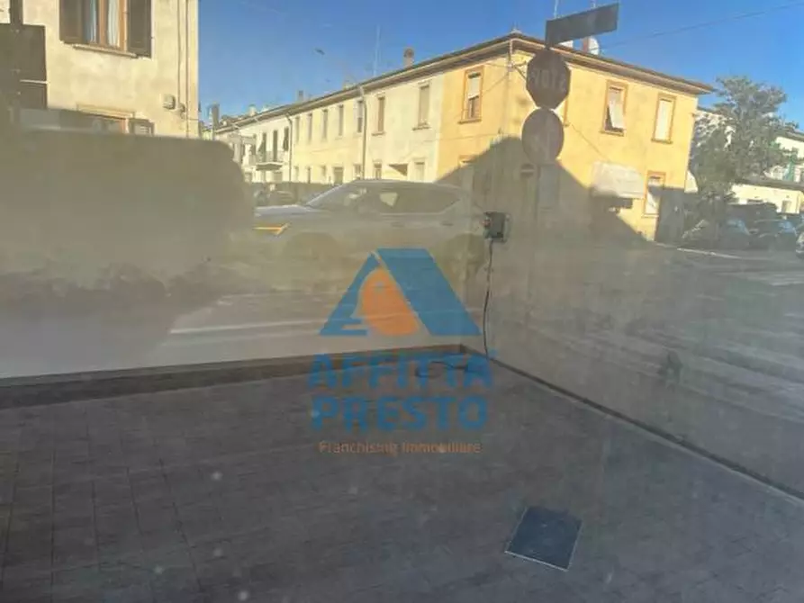 Immagine 1 di Attività commerciale in affitto  a Empoli