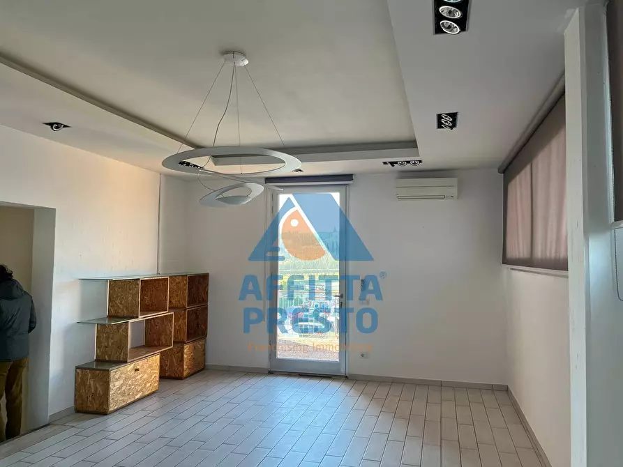 Immagine 3 di Magazzino in affitto  a Fucecchio