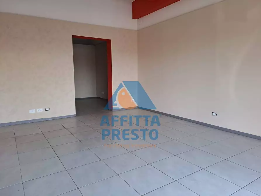 Immagine 2 di Attività commerciale in affitto  a Empoli