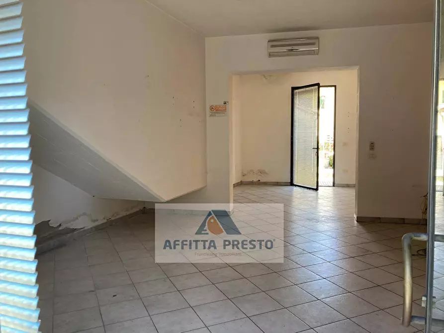 Immagine 2 di Ufficio in affitto  a San Miniato