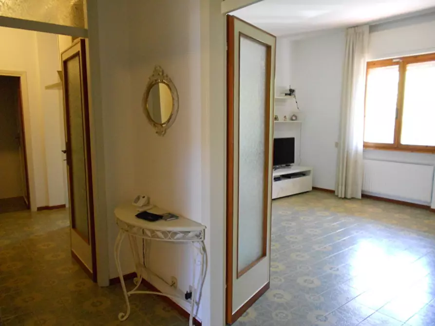 Immagine 3 di Appartamento in affitto  a Camaiore