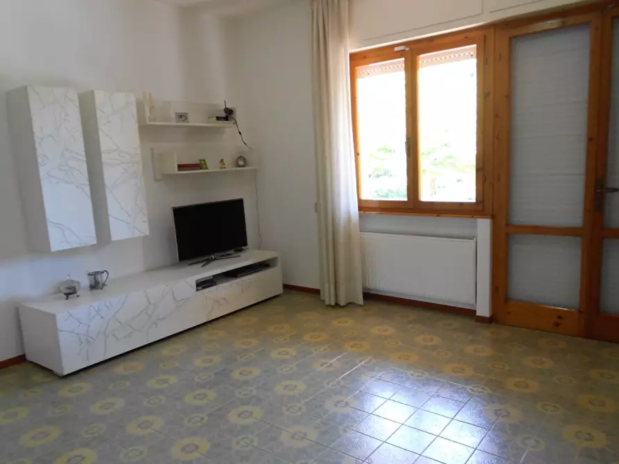 Immagine 2 di Appartamento in affitto  a Camaiore