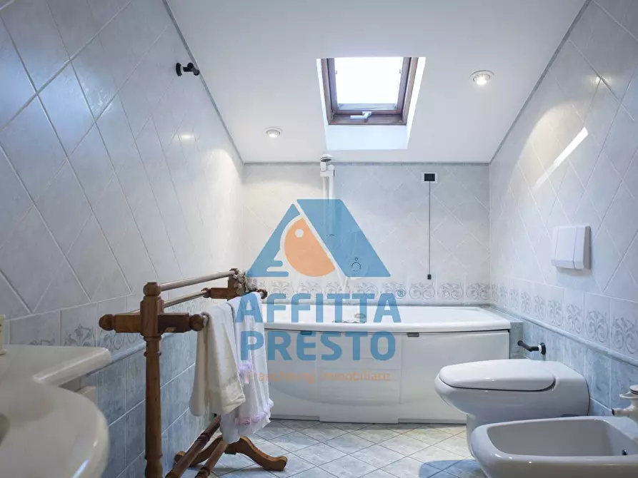 Immagine 12 di Villetta a schiera in affitto  a Pietrasanta