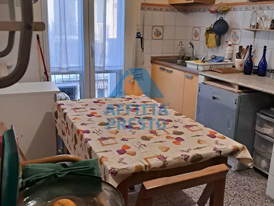 Immagine 3 di Camera in affitto  a Empoli