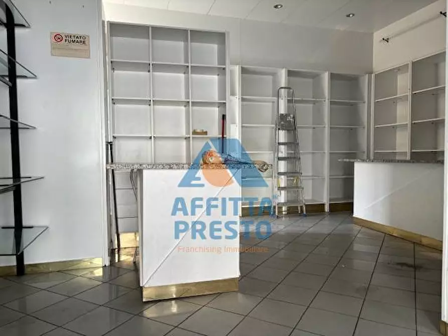 Immagine 1 di Attività commerciale in affitto  a Empoli