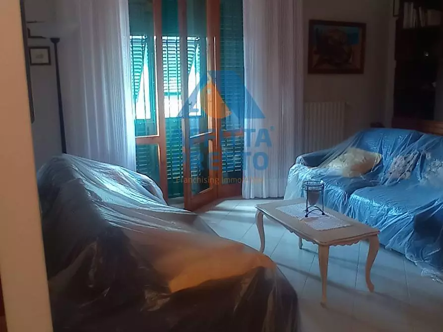 Immagine 7 di Camera in affitto  a Empoli