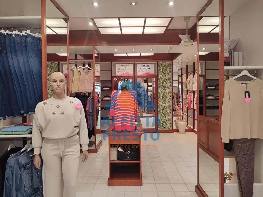 Immagine 2 di Attività commerciale in vendita  a Fucecchio