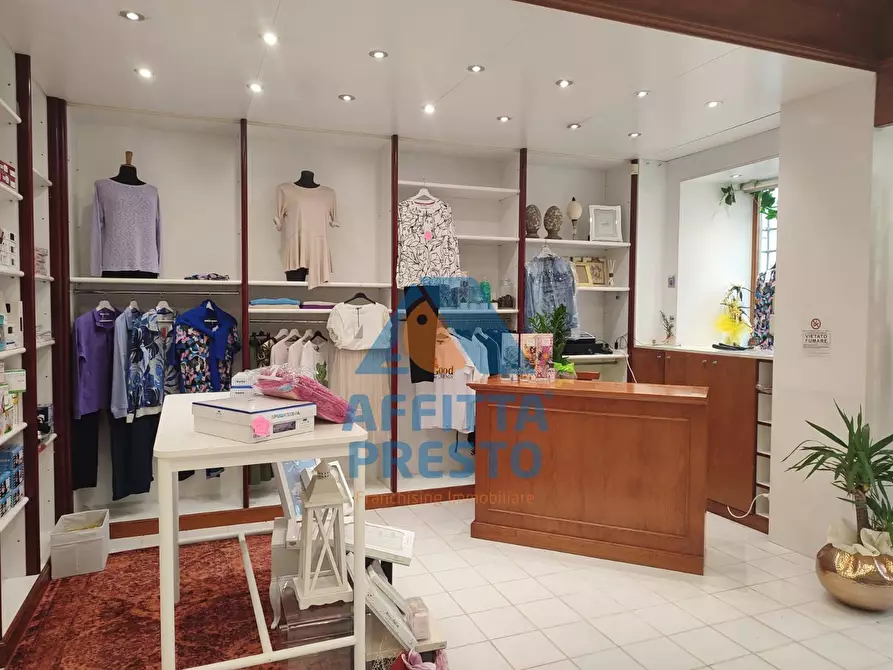 Immagine 3 di Attività commerciale in vendita  a Fucecchio