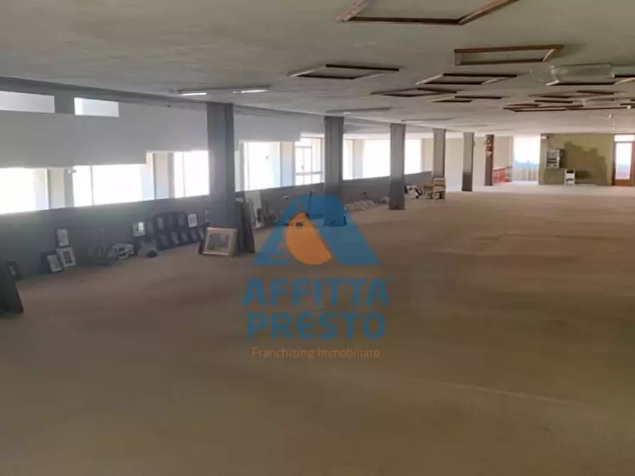 Immagine 4 di Attività commerciale in affitto  a Casciana Terme Lari