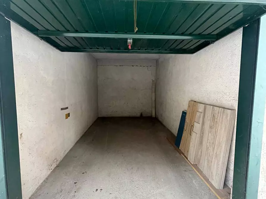 Immagine 3 di Box auto in vendita  in VIA BERTOLA 5 a Chivasso