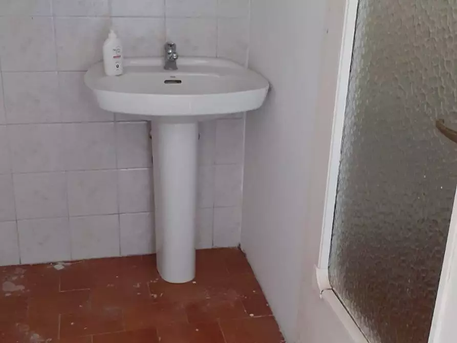 Immagine 7 di Ufficio in affitto  a Montanaro