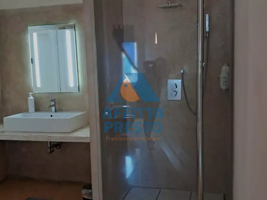 Immagine 6 di Camera in affitto  a Santa Croce Sull'arno