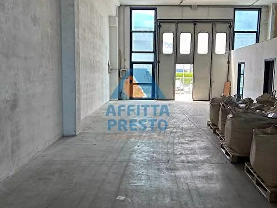Immagine 3 di Capannone industriale in affitto  a Montelupo Fiorentino