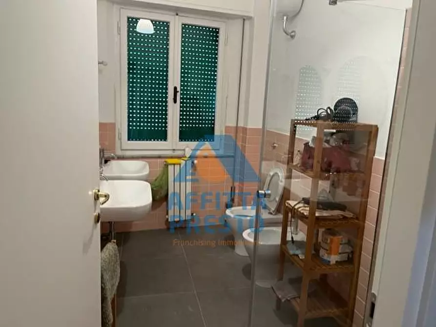 Immagine 12 di Camera in affitto  a Empoli