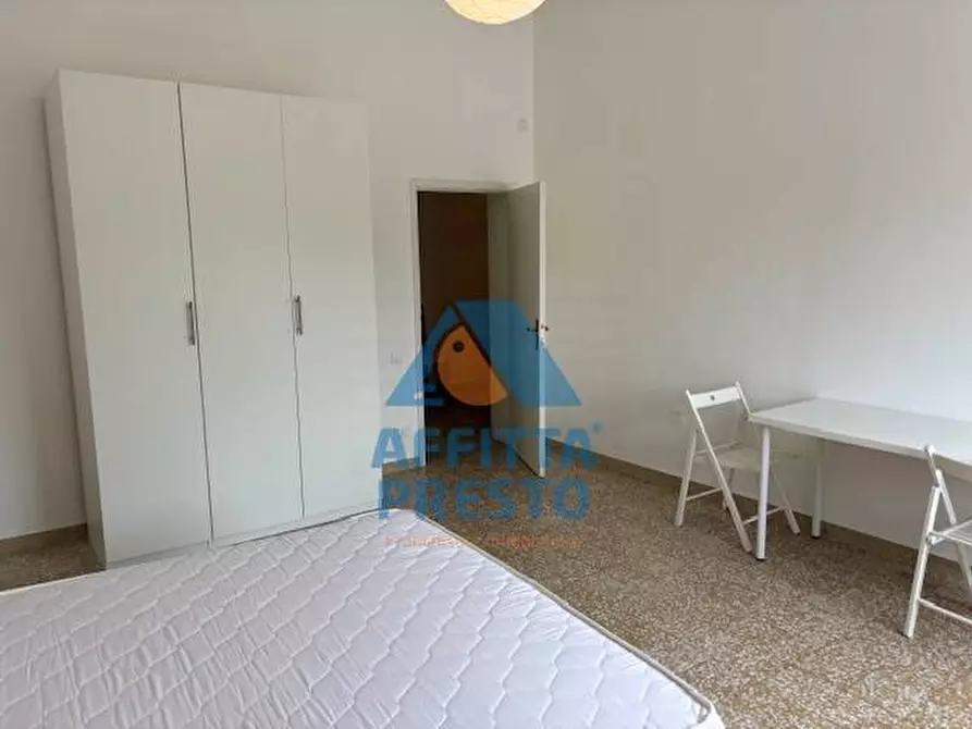 Immagine 17 di Camera in affitto  a Empoli