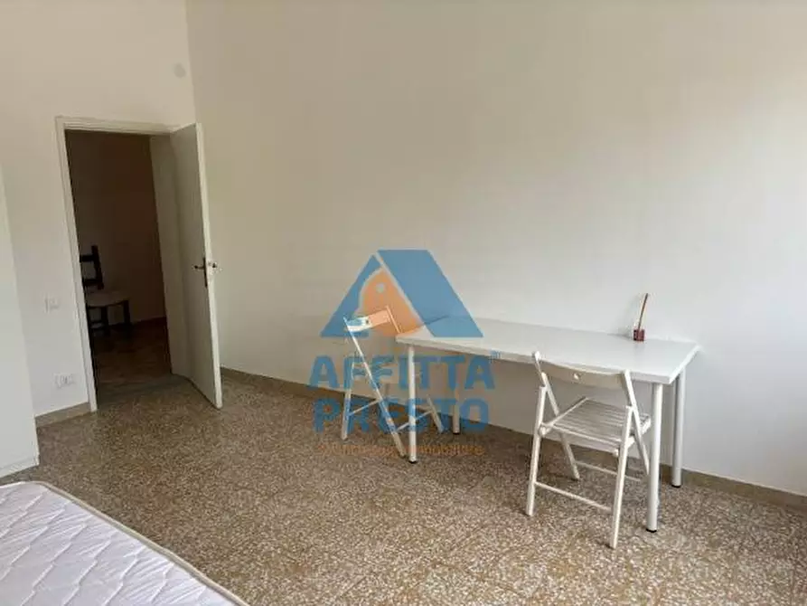 Immagine 18 di Camera in affitto  a Empoli