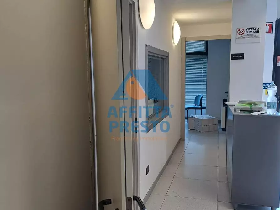 Immagine 11 di Ufficio in affitto  a Empoli