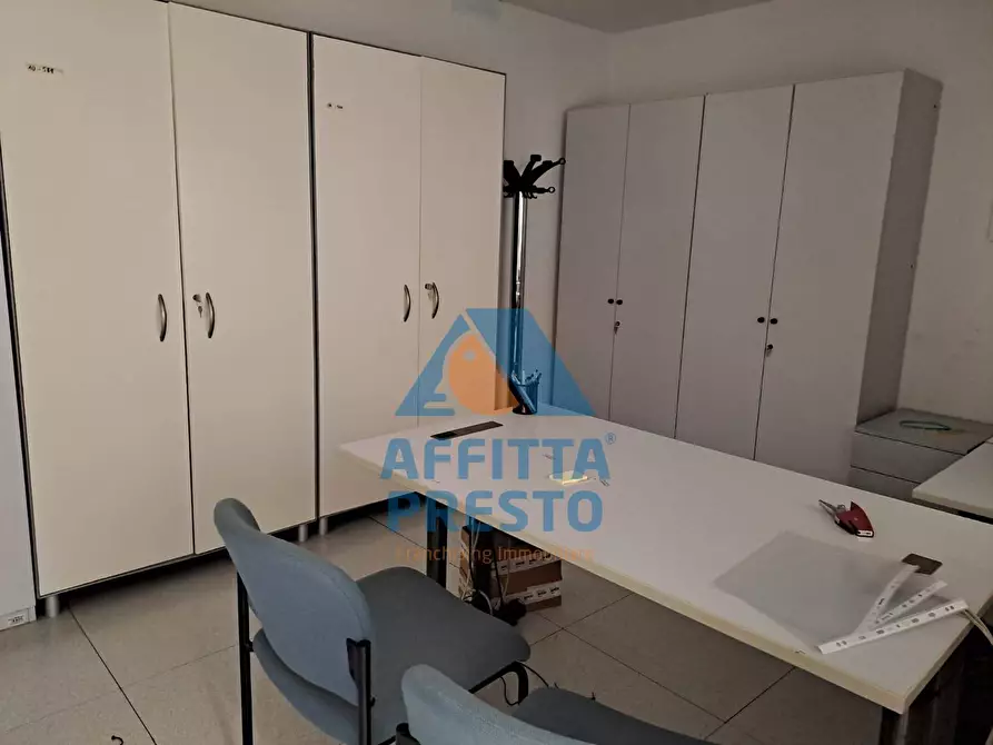 Immagine 13 di Ufficio in affitto  a Empoli