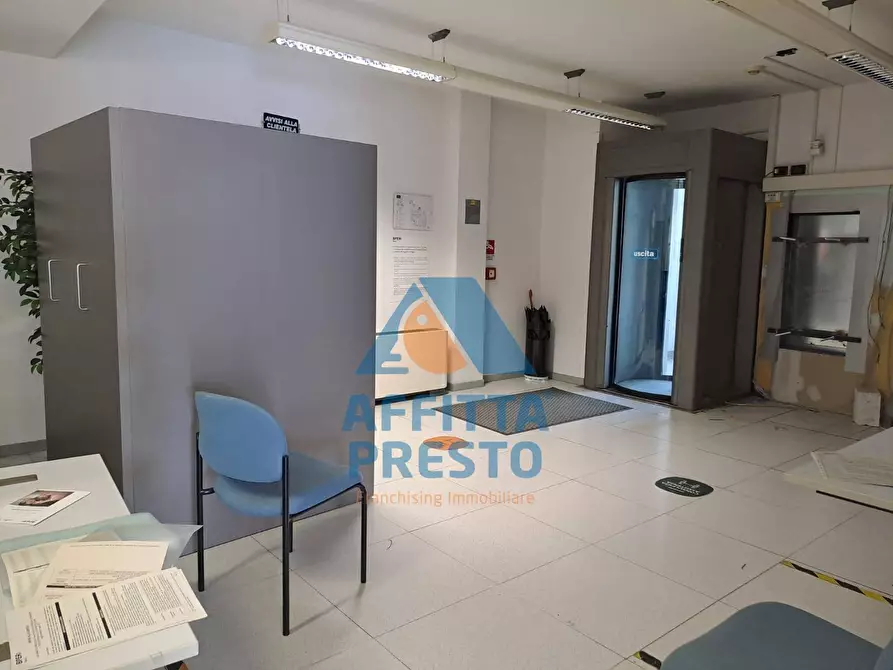 Immagine 16 di Ufficio in affitto  a Empoli