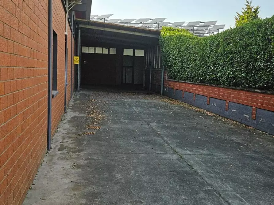 Immagine 4 di Capannone industriale in affitto  a Montecatini Terme