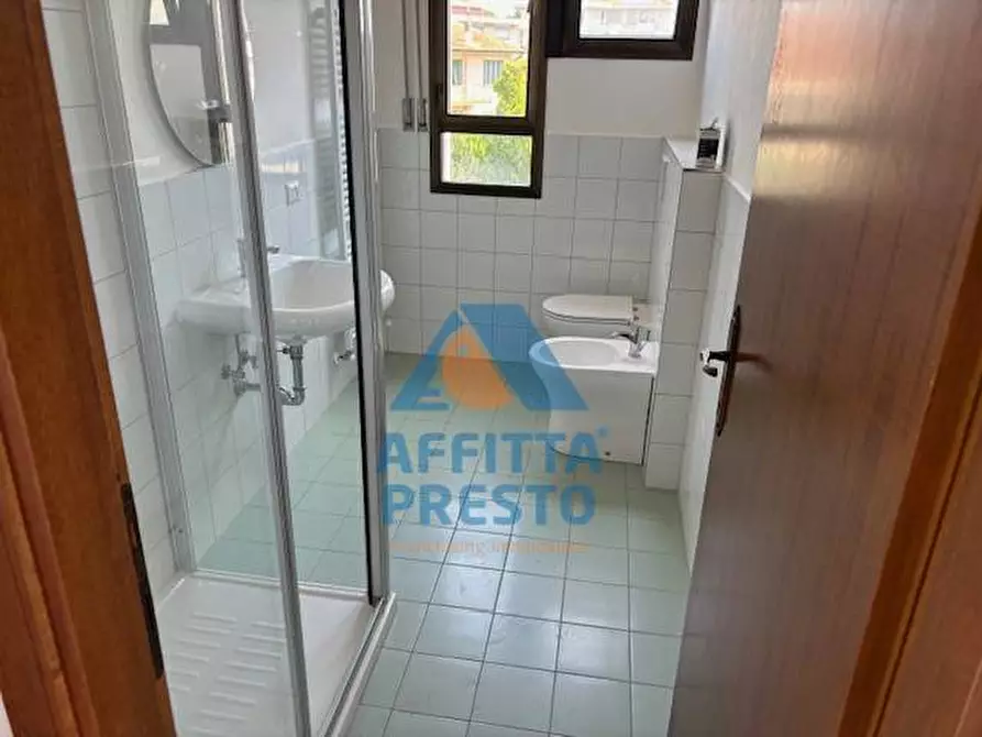 Immagine 10 di Camera in affitto  a Empoli