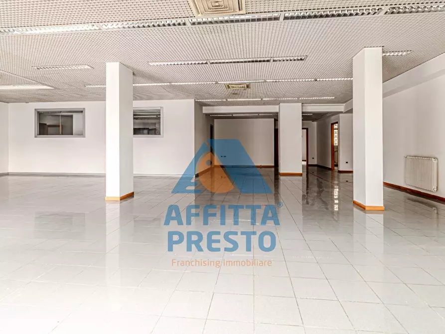 Immagine 2 di Ufficio in affitto  a Santa Croce Sull'arno