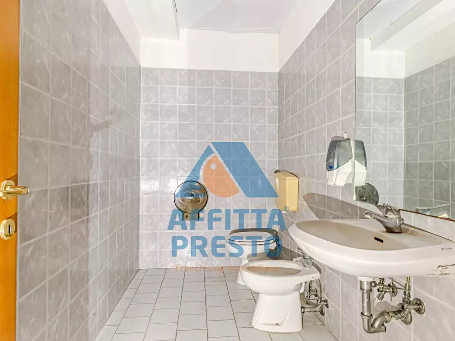 Immagine 6 di Ufficio in affitto  a Santa Croce Sull'arno