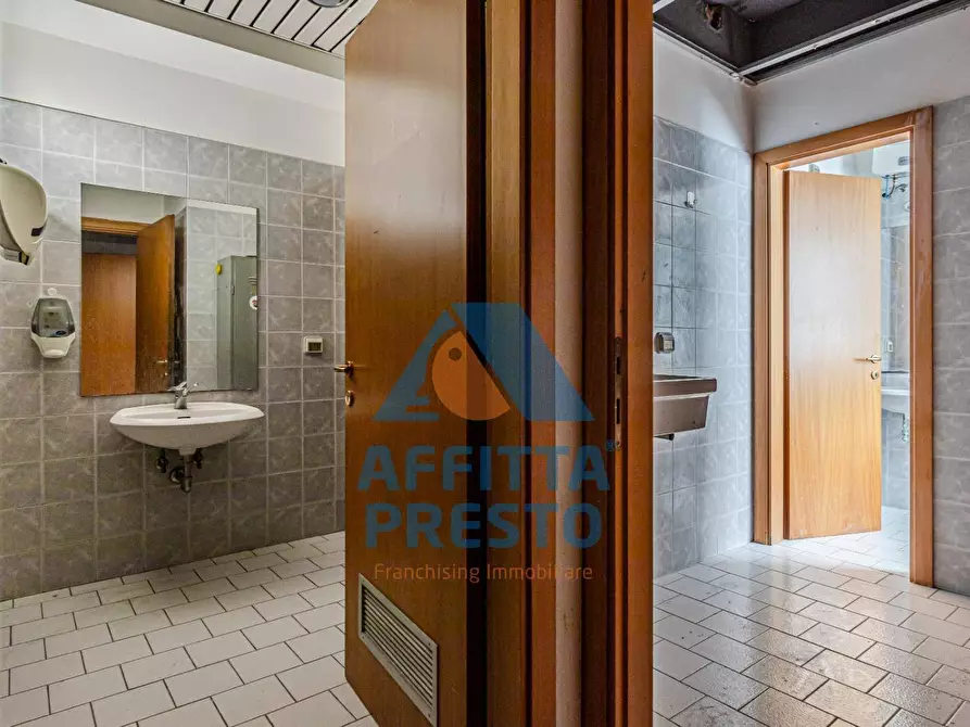 Immagine 7 di Ufficio in affitto  a Santa Croce Sull'arno