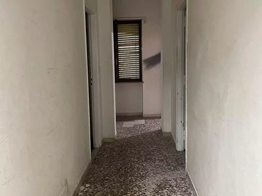 Immagine 6 di Negozio in affitto  in via ivrea a Chivasso