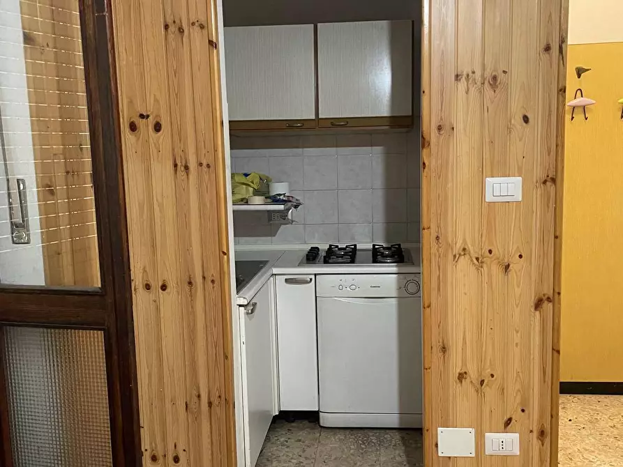 Immagine 12 di Negozio in affitto  in via ivrea a Chivasso