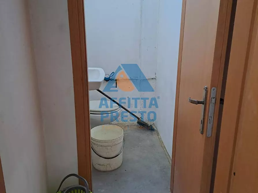 Immagine 3 di Magazzino in affitto  a Vinci