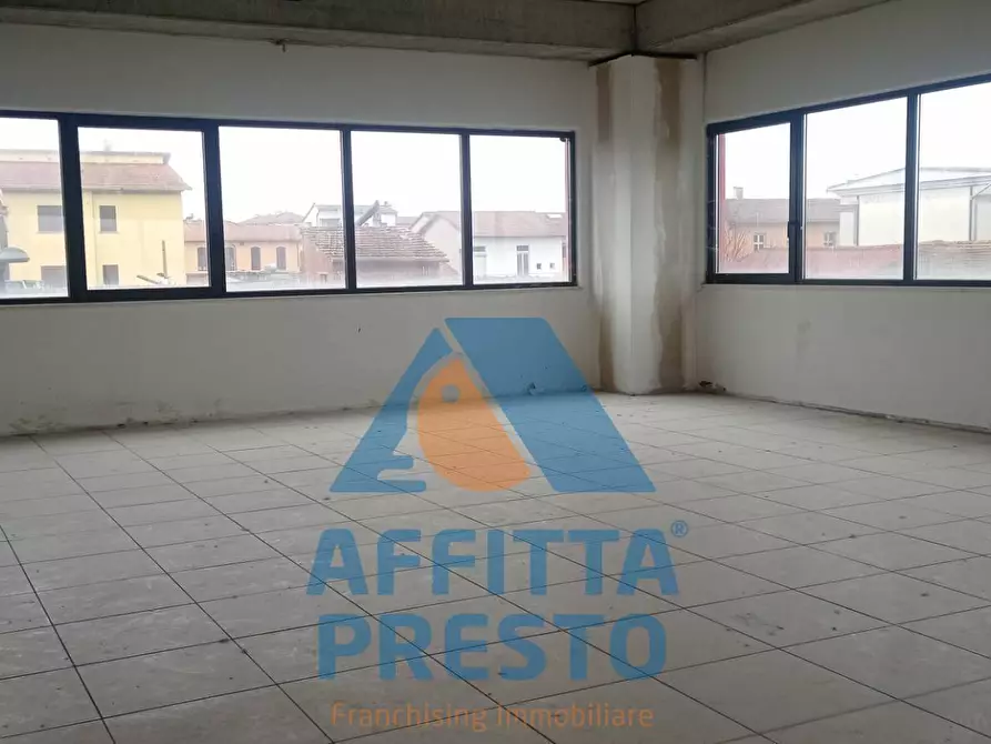 Immagine 1 di Ufficio in affitto  a Santa Croce Sull'arno