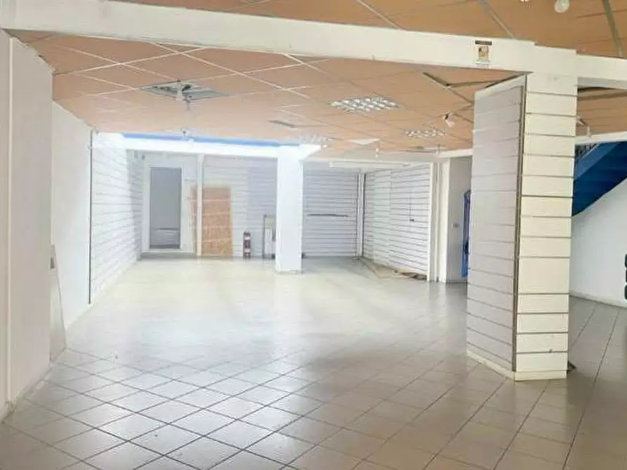 Immagine 3 di Negozio in affitto  in Via Po 5 a Chivasso