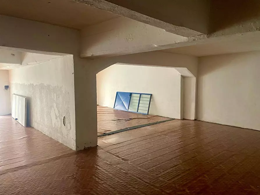 Immagine 11 di Negozio in affitto  in Via Po 5 a Chivasso