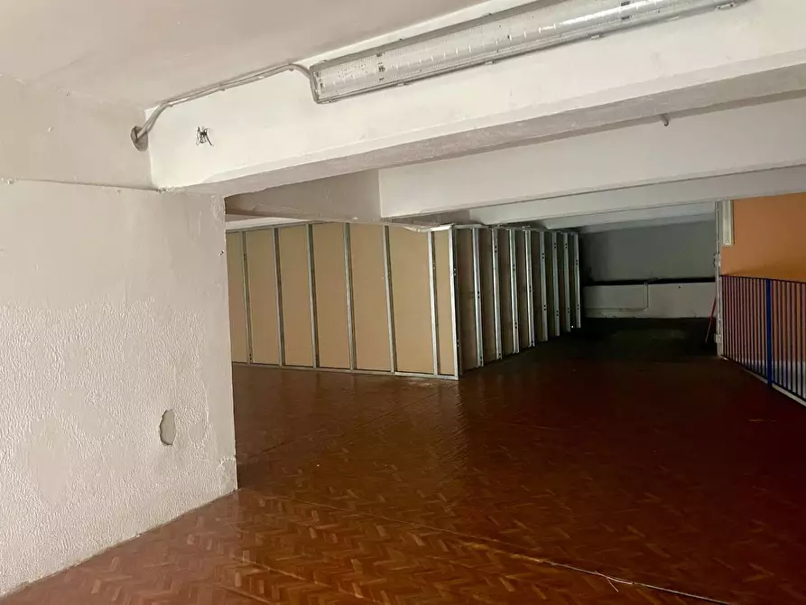 Immagine 9 di Negozio in affitto  in Via Po 5 a Chivasso