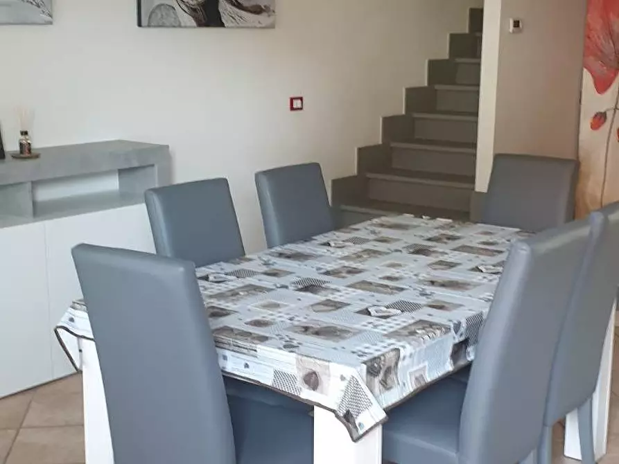 Immagine 4 di Villa in affitto  a Pontedera